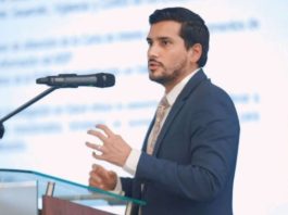 El Consejo de Administración Legislativa (CAL) admitió a trámite la solicitud de juicio político contra el exministro de Salud Jimmy Martín, luego de que un informe técnico confirmara que la petición reúne los requisitos establecidos en la Constitución y la Ley Orgánica de la Función Legislativa.