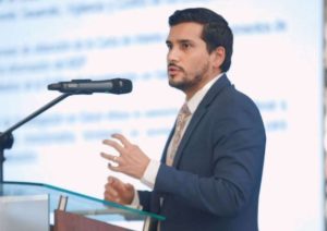 El Consejo de Administración Legislativa (CAL) admitió a trámite la solicitud de juicio político contra el exministro de Salud Jimmy Martín, luego de que un informe técnico confirmara que la petición reúne los requisitos establecidos en la Constitución y la Ley Orgánica de la Función Legislativa.