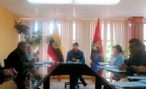 El Concejo Municipal de Alausí aprobó este viernes 5 de diciembre el presupuesto correspondiente al ejercicio económico 2026, durante una sesión extraordinaria realizada en la sala de sesiones, cumpliendo con lo dispuesto en la normativa vigente.