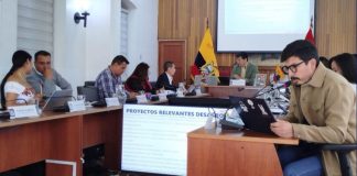 Por segundo año consecutivo, el Concejo Municipal de Riobamba se negó a levantar la mano para aprobar el presupuesto del Municipio de Riobamba.  Siendo la consecuencia de un documento que, otra vez, no convenció, no explicó y no respondió a las necesidades reales de la ciudad ni de sus 11 parroquias rurales.