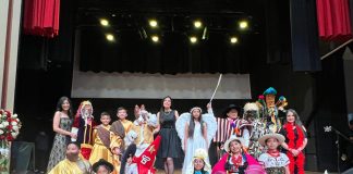 Como parte de la tradición riobambeña en época de Navidad, se presentó un espectáculo de música, actuación y cultura en su máxima expresión. La Unidad Educativa San Mateo realizó en el Teatro León, la edición 2025 de su tradicional Festival de Coros en Inglés.