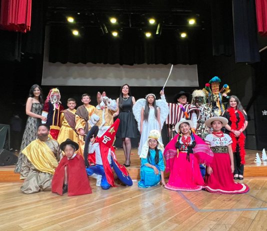 Como parte de la tradición riobambeña en época de Navidad, se presentó un espectáculo de música, actuación y cultura en su máxima expresión. La Unidad Educativa San Mateo realizó en el Teatro León, la edición 2025 de su tradicional Festival de Coros en Inglés.