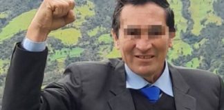 La Sala Multicompetente del cantón San Miguel de Bolívar emitió una resolución judicial que condena al concejal rural Hermilton G. a 80 días de prisión, al pago de una multa equivalente a dos salarios básicos unificados, y a una indemnización de 5.000 dólares por daños y perjuicios a la víctima. La sentencia se deriva de un hecho ocurrido durante los festejos del carnaval 2025 en la parroquia San Pablo.