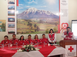 El 5 de diciembre, la Cruz Roja Ecuatoriana celebró el Día Internacional del Voluntariado, una fecha que reconoce la labor desinteresada de miles de personas que dedican su tiempo y conocimiento al servicio de la comunidad. En Chimborazo, la junta provincial desarrolló un acto especial para honrar a sus voluntarios, quienes son el motor principal de la institución.