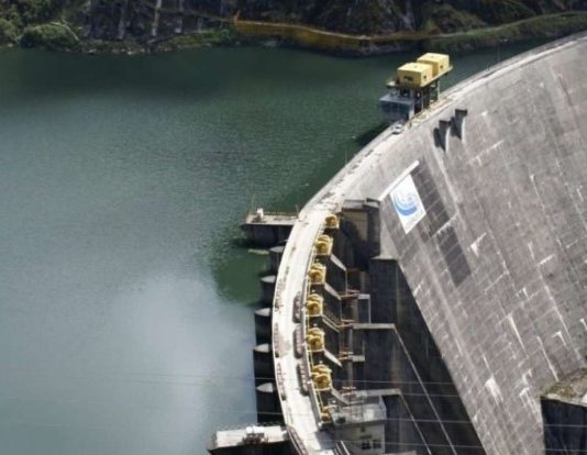 En la antesala de la Navidad y en medio de advertencias por una reducción de lluvias en las últimas semanas, la ministra de Ambiente y Energía, Inés Manzano, aseguró que el embalse de Mazar se mantiene en niveles altos y que no se avizoran cortes de luz por falta de agua.