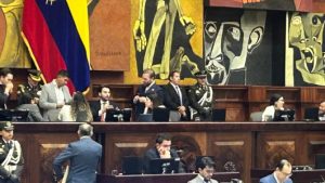 El Pleno de la Asamblea Nacional debatió, este 16 de diciembre, el informe definitivo del proyecto de Ley del Deporte Educación Física y Recreación, pero luego de retrasos y cuestionamientos del correísmo, el proyecto que regresó a la Comisión de Salud.