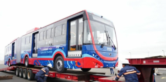 La Contraloría General del Estado presentó el informe DNA6-EP-0003-2025 este 10 de diciembre de 2025 y estableció que el proceso para adquirir 60 troles eléctricos nació con el Memorando de Entendimiento que el Alcalde Metropolitano firmó con la Unops.