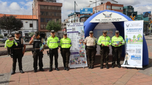 Con la participación de varias entidades del Estado, se inauguró en Riobamba la Feria de Seguridad Ciudadana, una iniciativa impulsada por la Policía Comunitaria del distrito Riobamba–Chambo que tiene como objetivo fortalecer la prevención del delito y promover entornos seguros para la población.