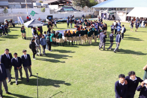 El Instituto Superior Tecnológico Carlos Cisneros (ITES) desarrolló la Feria Académica Cisneros 2025, un espacio destinado a la socialización de los avances académicos, investigativos y tecnológicos alcanzados por estudiantes y docentes durante el actual período lectivo. El evento se llevó a cabo en el Campus SECAP, ubicado en la avenida Antonio Santillán y Evangelino Calero, donde la comunidad educativa y ciudadanía pudieron conocer de cerca los resultados del trabajo formativo que impulsa la institución.