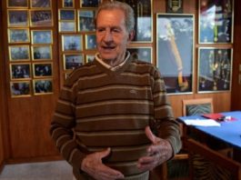 El presidente Daniel Noboa firmó un decreto ejecutivo este 18 de diciembre de 2025, para declarar duelo nacional por tres días, tras la muerte del exmandatario Rodrigo Borja Cevallos. El duelo nacional por el fallecimiento del expresidente Borja será los días 19, 20 y 21 de diciembre de 2025, según el Decreto Ejecutivo 260.