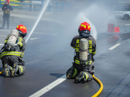 El Cuerpo de Bomberos de Riobamba concluyó este sábado el segundo día de la de carácter nacional denominada “Fire Skills” (Destrezas Bomberiles), evento realizado los días 12 y 13 de diciembre en la Plaza de Rastro de la parroquia San Juan.