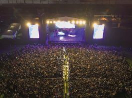 Riobamba tuvo este fin de semana pasado, un evento cultural difícil de ignorar. El concierto gratuito del artista colombiano Kapo fue un espectáculo masivo, un acontecimiento que impulsó la economía local y consolidó un espacio de encuentro para las familias asistentes.