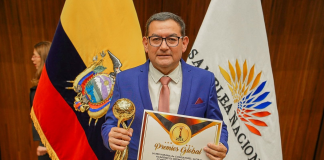 Oswaldo Valverde, presidente del Consejo de Planificación Amazónica, fue recientemente galardonado con los Premios Global – Reconocimiento a la Excelencia, por su labor en favor del desarrollo y la planificación de la región amazónica del Ecuador. La distinción fue difundida a través de redes sociales por entidades como la Secretaría Técnica Amazónica y medios locales.