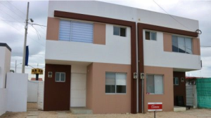 El Gobierno de Ecuador impulsa una nueva etapa del programa de vivienda Tu Casa Miti-Miti, que hasta la fecha incluye 3.104 proyectos de construcción en todo el país. Para facilitar el acceso a la información, el Ministerio de Infraestructura y Transporte (MIT) habilitó un portal web donde los interesados pueden consultar la ubicación y los contactos de cada proyecto.