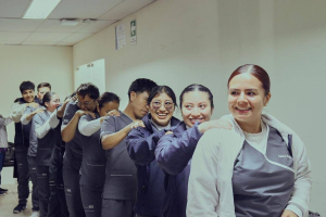 La Universidad Nacional de Chimborazo (UNACH) llevó a cabo, del 17 al 19 de diciembre, el Seminario de Educación Continua “Enfoques interculturales de apoyo en la práctica de cuidado a la mujer en el embarazo, parto y puerperio”, como parte de un proyecto de vinculación con la sociedad liderado por la Carrera de Enfermería.