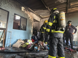 La tarde del 26 de diciembre, un incendio estructural registrado en la tercera planta de una vivienda, ubicada en la intersección de las calles Primera Constituyente y Juan Montalvo, en el centro de Riobamba, movilizó a los organismos de respuesta, tras una alerta ingresada a la Línea Única para Emergencias 9-1-1.