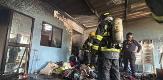 La tarde del 26 de diciembre, un incendio estructural registrado en la tercera planta de una vivienda, ubicada en la intersección de las calles Primera Constituyente y Juan Montalvo, en el centro de Riobamba, movilizó a los organismos de respuesta, tras una alerta ingresada a la Línea Única para Emergencias 9-1-1.