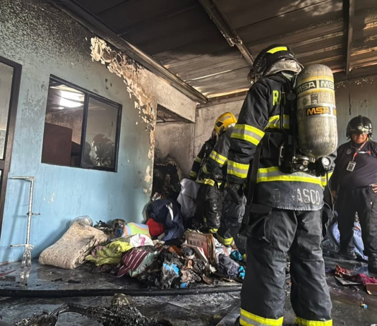La tarde del 26 de diciembre, un incendio estructural registrado en la tercera planta de una vivienda, ubicada en la intersección de las calles Primera Constituyente y Juan Montalvo, en el centro de Riobamba, movilizó a los organismos de respuesta, tras una alerta ingresada a la Línea Única para Emergencias 9-1-1.