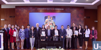 La Universidad Nacional de Chimborazo presentó oficialmente su más reciente producción académica y científica 2025, con el lanzamiento de cinco libros desarrollados por las facultades de Ciencias de la Educación, Humanas y Tecnologías; Ciencias Políticas y Administrativas; e Ingeniería, como resultado del trabajo investigativo de su planta docente y de autores vinculados a la institución.