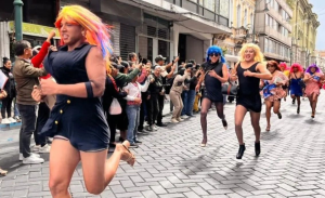 La tradicional Viudatlón Guano 2K celebrará su segunda edición este miércoles 31 de diciembre, como parte de las actividades de despedida del año, combinando humor, cultura popular y deporte, con un enfoque especial en la seguridad de todos los participantes.