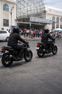 Un nuevo hecho de inseguridad se registró en el sector del mercado La Condamine, en Riobamba, donde una comerciante habría sido amenazada por presuntos chulqueros que operan en la zona. El caso fue atendido por la Policía Nacional como parte de un operativo preventivo y antidelincuencial ejecutado en espacios de acceso público.