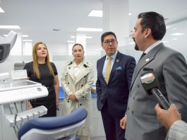 La Universidad Nacional de Chimborazo (UNACH) dio un paso trascendental en el fortalecimiento de su oferta académica y su compromiso social con la inauguración de su nuevo edificio de Clínicas Odontológicas, una moderna infraestructura destinada a potenciar la formación práctica de los estudiantes de Odontología y que busca ampliar los servicios de atención integral a la ciudadanía, especialmente a grupos vulnerables.