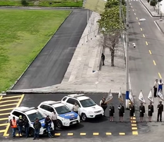 La Policía Nacional y la Prefectura de Chimborazo inauguraron este jueves 4 de diciembre la repavimentación completa de las vías internas del Comando Provincial, una obra que moderniza la movilidad operativa y fortalece la infraestructura destinada a la seguridad ciudadana.