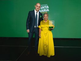 Después de más de cuatro décadas formando parte de la vida cotidiana de miles de hogares ecuatorianos, Supermercados Santa María renueva su imagen replanteando la forma en la que quiere ser percibida por el consumidor actual. Esta nueva identidad visual apuesta por la modernización en un sector competitivo y exigente, según la propia empresa, va mucho más allá de un ajuste estético.