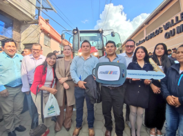 Este 3 de diciembre, en la provincia de Chimborazo, el Ministerio de Agricultura, Ganadería y Pesca (MAGP) oficializó la entrega de un tractor de 110 caballos de fuerza y un apero agrícola a la Junta de Riego Quimiag Río Blanco. La maquinaria será utilizada en favor de 2.500 productores dedicados a diversas actividades agropecuarias en esta zona del país.