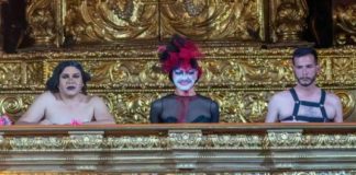 Aunque la Capilla del Museo de la Ciudad fue desacralizada en 1998, el espacio guarda una "huella indeleble de identidad católica en la mente y el corazón de los quiteños". Ese mensaje del arzobispo de Quito, Alfredo Espinoza, consta en una carta abierta fechada el 1 de diciembre de 2025, en respuesta a la obra 'Aristócratas: crónicas de una marica incómoda', que se presentó en la capilla con autorización del Municipio de Quito. 