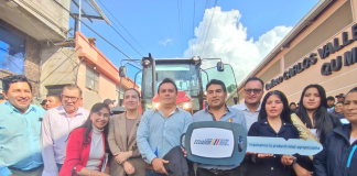 Este 3 de diciembre, en la provincia de Chimborazo, el Ministerio de Agricultura, Ganadería y Pesca (MAGP) oficializó la entrega de un tractor de 110 caballos de fuerza y un apero agrícola a la Junta de Riego Quimiag Río Blanco. La maquinaria será utilizada en favor de 2.500 productores dedicados a diversas actividades agropecuarias en esta zona del país.