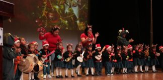 Este 18 de diciembre, desde las 09h00, el Teatro León fue el escenario del evento navideño de los Centros de Desarrollo Infantil Wawa Wasi, iniciativa impulsada por la Dirección de Desarrollo Social y Humano del Municipio de Riobamba.