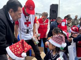 Con el propósito de llevar alegría, solidaridad y esperanza en la temporada navideña, la Universidad Indoamérica sede Latacunga, en coordinación con la Cruz Roja de Cotopaxi, realizó un emotivo agasajo navideño dirigido a 500 niños de la Unidad Educativa San José, ubicada en la parroquia rural de Guaytacama, provincia de Cotopaxi.