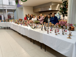 La tradición, la fe y la memoria cultural de Riobamba se mantienen vivas gracias al talento y la dedicación de los adultos mayores del programa “Sabiduría Dorada”, quienes han elaborado de manera artesanal una serie de figuras representativas de los personajes tradicionales del Pase del Niño, una de las manifestaciones culturales y religiosas más emblemáticas de la ciudad.