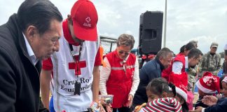 Con el propósito de llevar alegría, solidaridad y esperanza en la temporada navideña, la Universidad Indoamérica sede Latacunga, en coordinación con la Cruz Roja de Cotopaxi, realizó un emotivo agasajo navideño dirigido a 500 niños de la Unidad Educativa San José, ubicada en la parroquia rural de Guaytacama, provincia de Cotopaxi.