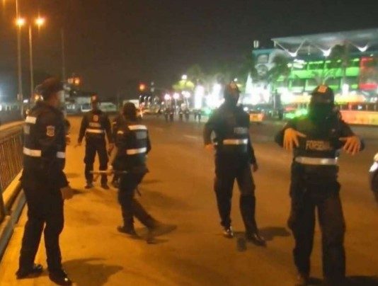 Tras la agresión a periodistas ocurrida en el Terminal Terrestre de Guayaquil, el Servicio Nacional de Contratación Pública (Sercop) emitió una aclaración en la que sostuvo que la empresa de seguridad responsable del servicio no pertenece al Catálogo vigente de Seguridad y Vigilancia Privada.