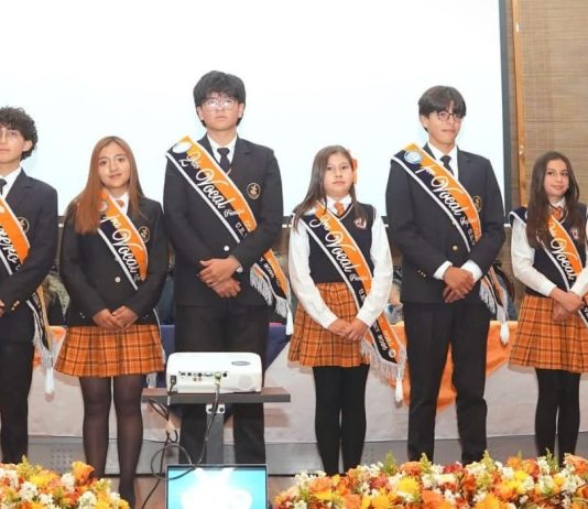 La Unidad Educativa Leontiev Vigotsky llevó a cabo el 1 de diciembre el Acto de Posesión del Consejo Estudiantil 2025-2026, una ceremonia que marcó el inicio del nuevo periodo de representación estudiantil dentro de la institución.