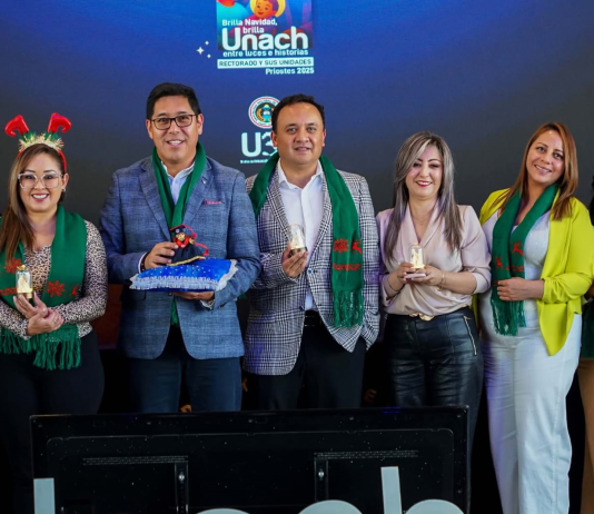 La Universidad Nacional de Chimborazo (UNACH) inauguró oficialmente su programación navideña para este año, denominada “Brilla Navidad, Brilla Unach, entre luces e historias”, una agenda que reúne actividades comunitarias, culturales y de integración institucional.