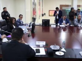 Representantes del sector del transporte y autoridades del Gobierno Nacional se reunieron en Quito para analizar los problemas de seguridad en las vías del país. La reunión, que duró más de tres horas, abordó temas como la extorsión, el robo y los secuestros, que han aumentado en 2025.