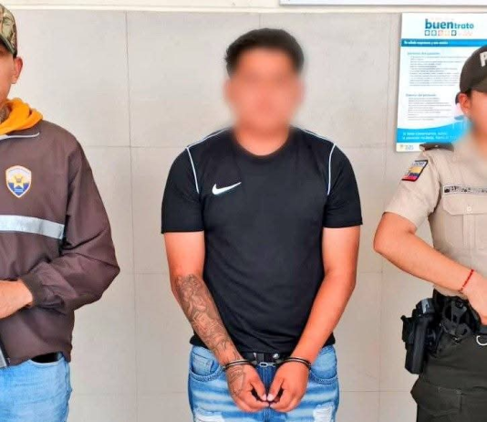 En Chimborazo, un ciudadano fue aprehendido en flagrancia por tenencia de sustancias sujetas a fiscalización durante un operativo ejecutado por la Policía Nacional del Ecuador, como parte de las acciones de control contra el microtráfico. La intervención tuvo como objetivo frenar la distribución de droga destinada al consumo interno.