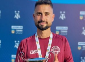 Este viernes se presentó oficialmente al cuerpo técnico que estará al frente de las selecciones Sub 20 y Sub 17, con una decisión que, en el discurso, apunta a la coherencia y la planificación a largo plazo. La apuesta mantiene una línea ya conocida en la Casa de la Selección.