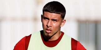 A poco más de seis meses del arranque de la Copa del Mundo, la ecuación es cruel, continuidad, rendimiento y protagonismo. Todo lo que no encaje en esa fórmula suele quedar fuera de la foto final. En ese escenario, el presente de Jeremy Sarmiento en el Cremonese genera preocupación.