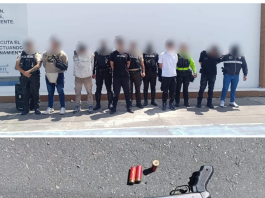 Un intento de secuestro a mano armada registrado la mañana del 15 de diciembre encendió las alertas de seguridad en Riobamba. El hecho ocurrió en plena vía pública, frente a la Terminal Terrestre, uno de los sectores de mayor afluencia de la ciudad, y dio paso a una persecución policial ininterrumpida que culminó con la aprehensión de cinco presuntos secuestradores.