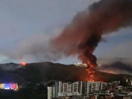 El ministro de Defensa de Venezuela, Vladimir Padrino López, aseguró en la madrugada de este sábado que pese a los ataques sufridos, el país no se dejará doblegar ante la escalada militar anunciada por Estados Unidos.
