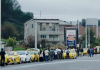 Este 9 de enero, taxistas del cantón Riobamba realizaron una jornada de protesta para expresar su rechazo por la presencia de unidades provenientes del cantón Guano, a las que acusan de operar sin autorización dentro de su jurisdicción.