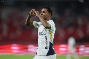 La salida de Bryan Ramírez de Liga Deportiva Universitaria es una despedida que interpela al club, a su proyecto deportivo y a una dirigencia que dejar ir a uno de los futbolistas que mejor nivel mostró en 2025. Una carta breve, sobria y de gratitud, sin reproches. Un texto correcto, que habla bien del jugador, pero que también deja entrever, por omisión, una historia que pudo tener otro final.