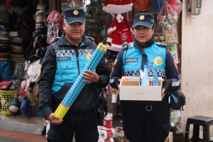 En Riobamba, se desarrolló intensos operativos de control, coordinados por la Gobernación de Chimborazo y el Municipio, que permitieron decomisar más de 1.500 productos pirotécnicos de circulación ilegal el fin de año.