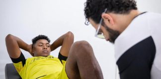 Barcelona Sporting Club abrió formalmente su pretemporada 2026, aunque lo hizo en un mal momento institucional que atraviesa el club. Sin entrenador confirmado y con el mercado de pases todavía en movimiento, 15 futbolistas se presentaron en el estadio Banco Pichincha para cumplir con los primeros chequeos médicos, siendo un arranque medido y condicionado por la transición deportiva.