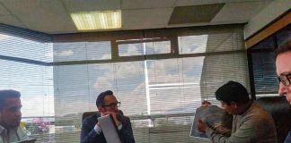 El Concejo Municipal de Alausí participó este lunes en una reunión técnica en la ciudad de Quito para conocer y evaluar el trazado propuesto de la nueva variante de la carretera E35, un proyecto vial de alcance nacional que podría redefinir la conectividad del cantón y generar impactos directos en su dinámica social y económica.