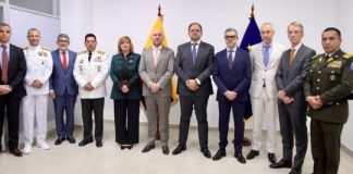 Ecuador inauguró un centro de inteligencia destinado a combatir el narcotráfico y el crimen organizado, con énfasis en el ámbito marítimo y portuario. La unidad opera en la ciudad de Guayaquil, considerada un punto estratégico para el tráfico de drogas con destino principalmente a Europa y Estados Unidos.